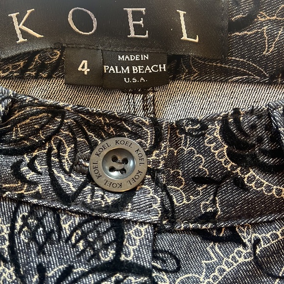 NWOT KOEL size cotton spandex. Inseam 32”. 2 back pockets button front - Picture 5 of 5